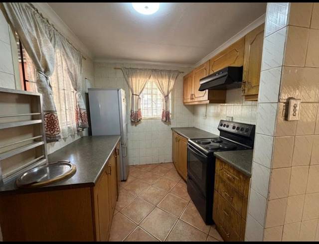 3 BEDROOM HOUSE FOR SALE IN LOTUS GARDENS